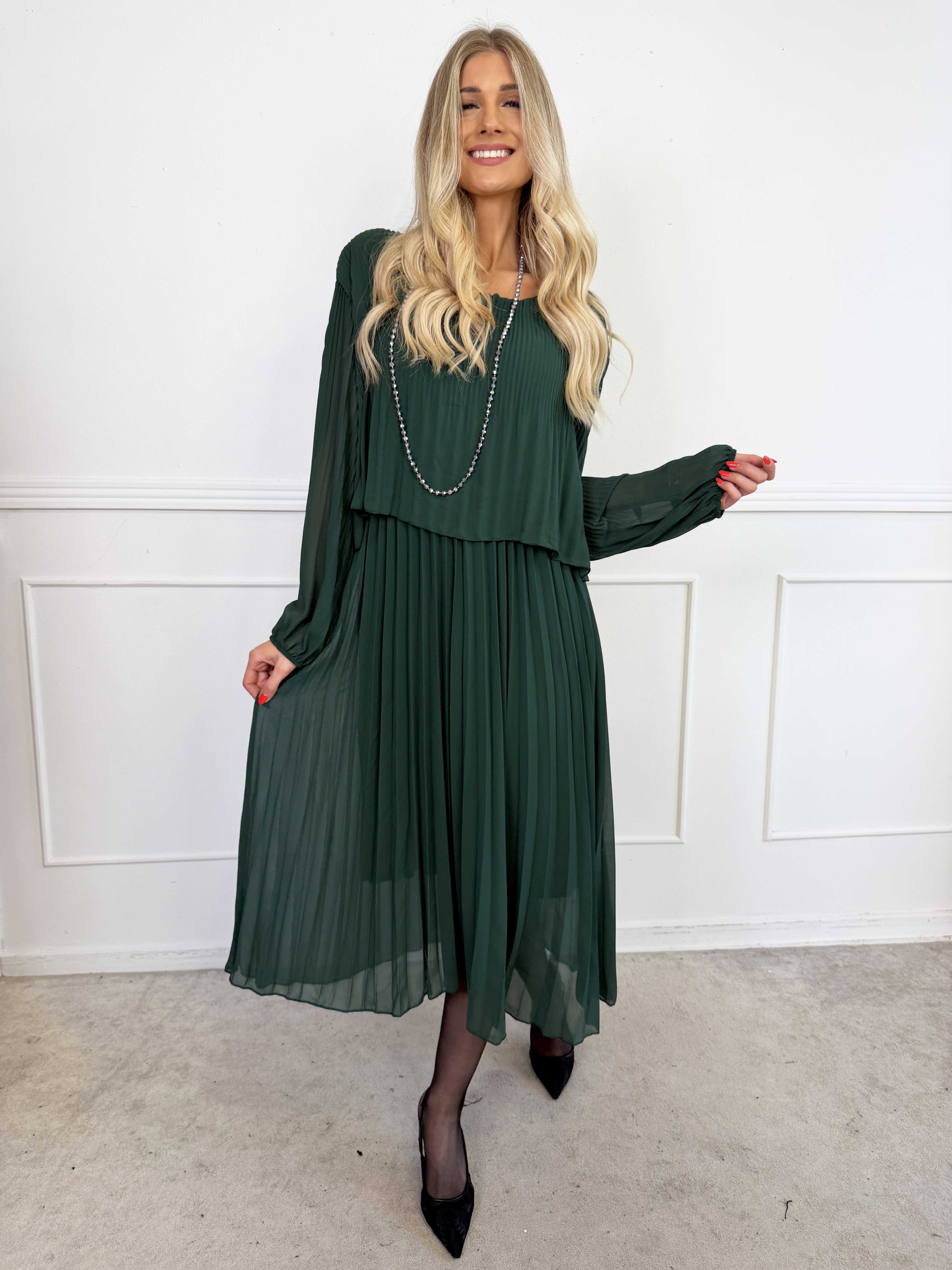 Kristina Long - Langærmet kjole med plisseringer i to lag